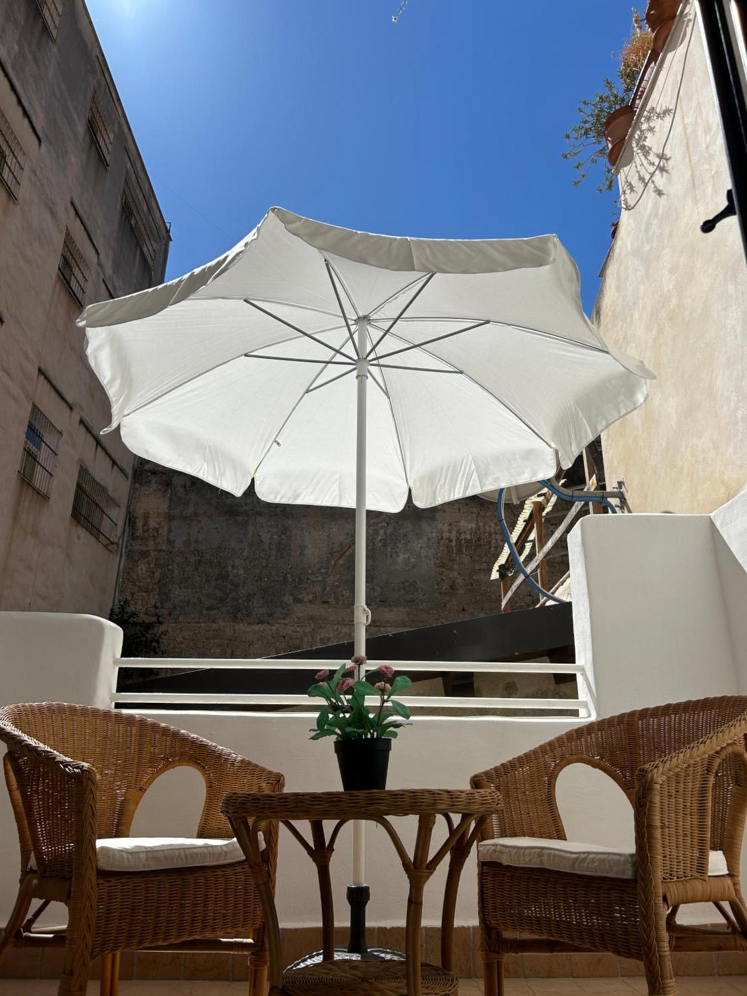 Like Home Palermo Bagian luar foto